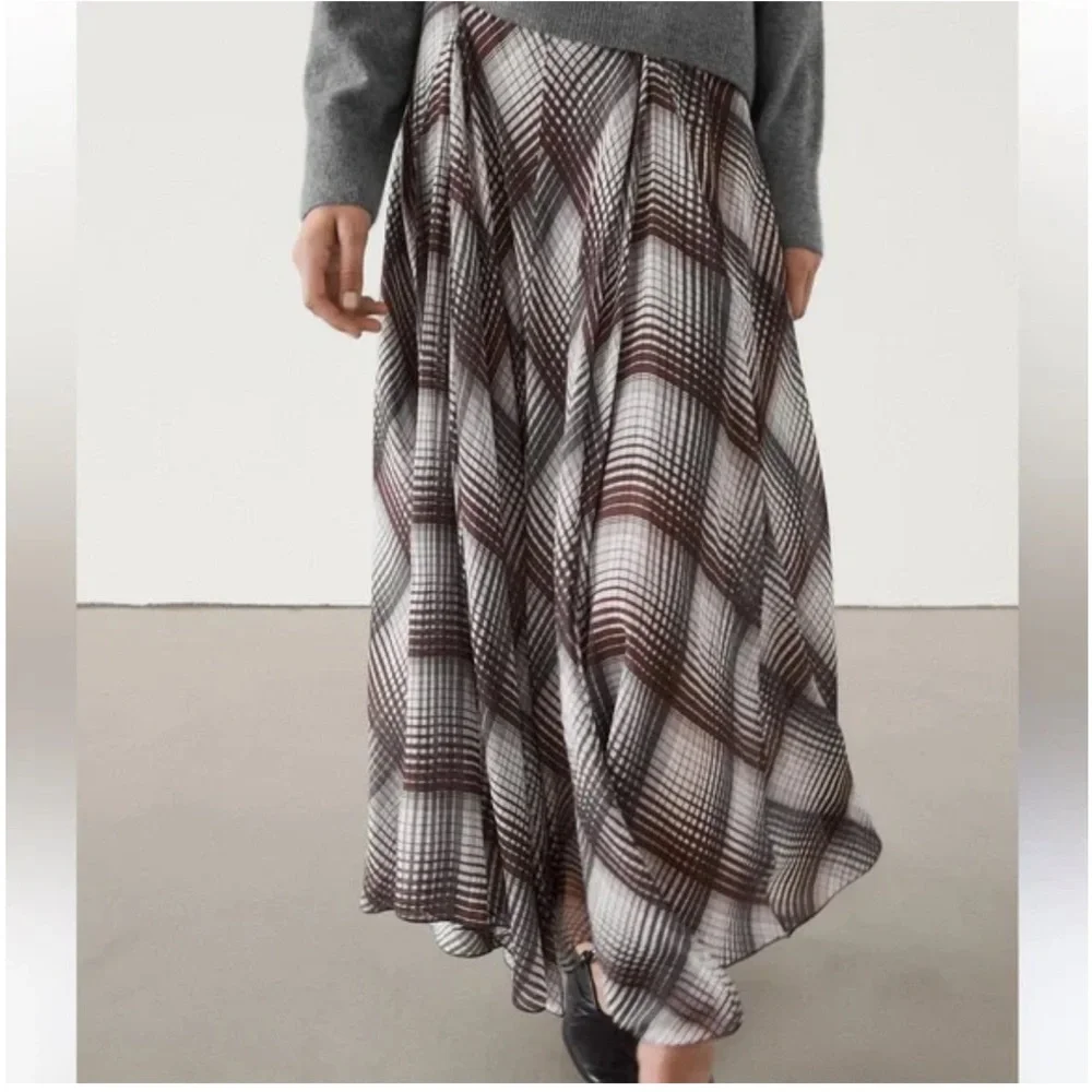 Massimo Dutti Long Flared Skirt with Checked Details - Picture 4 of 8